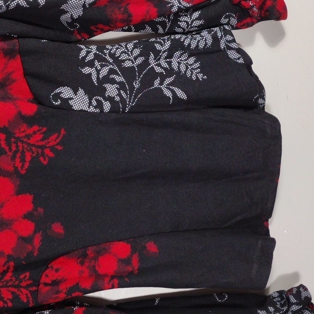 EUC Venus Long Sleeve Black and Red Floral Print Button up Sweater size … - Picture 9 of 16